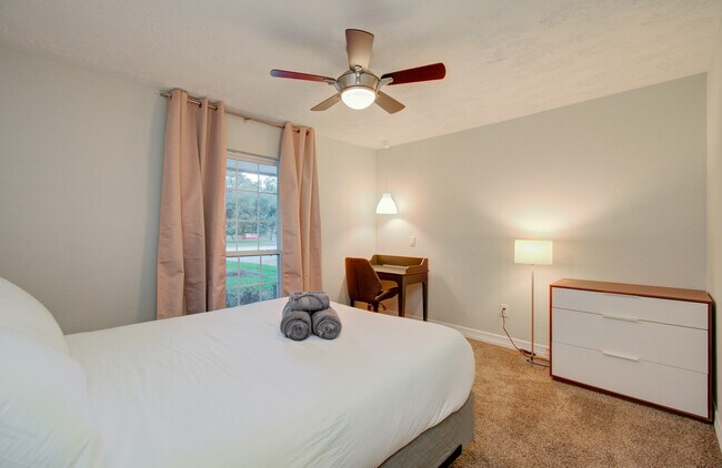 Building Photo - 11102 Hillcroft St