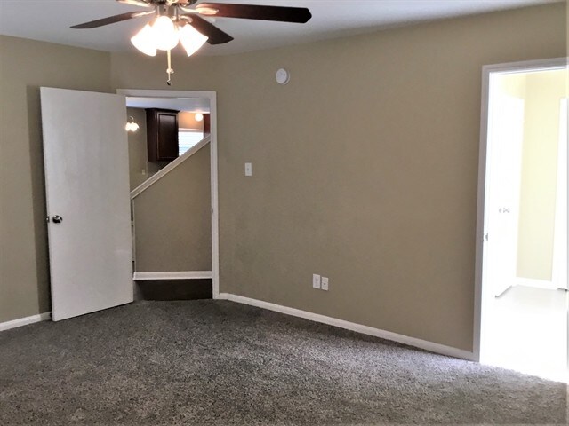 Building Photo - 21655 Falvel Lake Dr