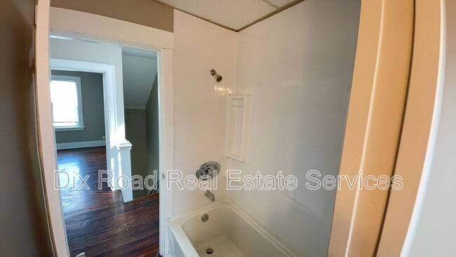 Building Photo - 4553 Midland Ave