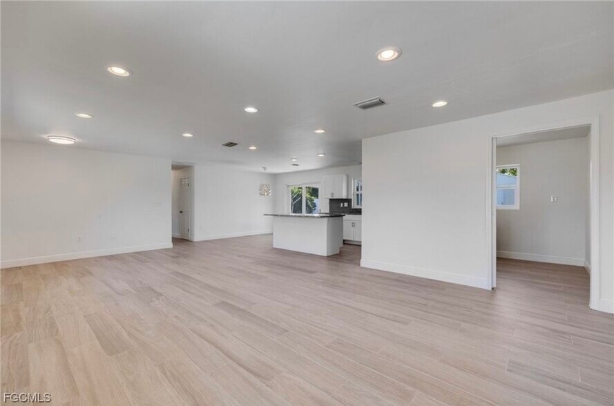 Building Photo - 7171 Drake Dr