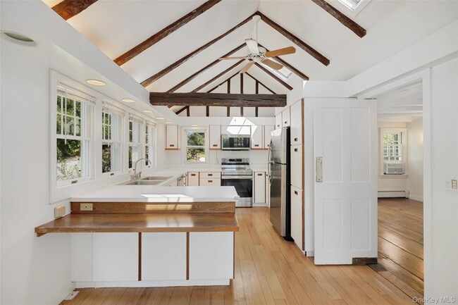 Building Photo - 1 Pound Ridge Rd