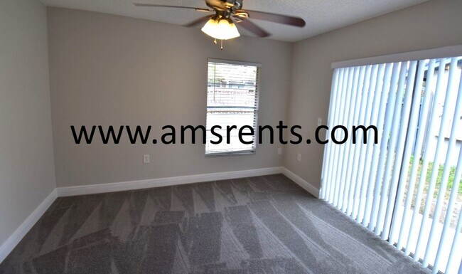 Building Photo - Spacious 3 bedroom Villa