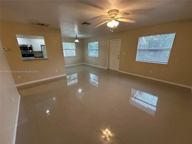 Building Photo - 5548 Birdsong Ln