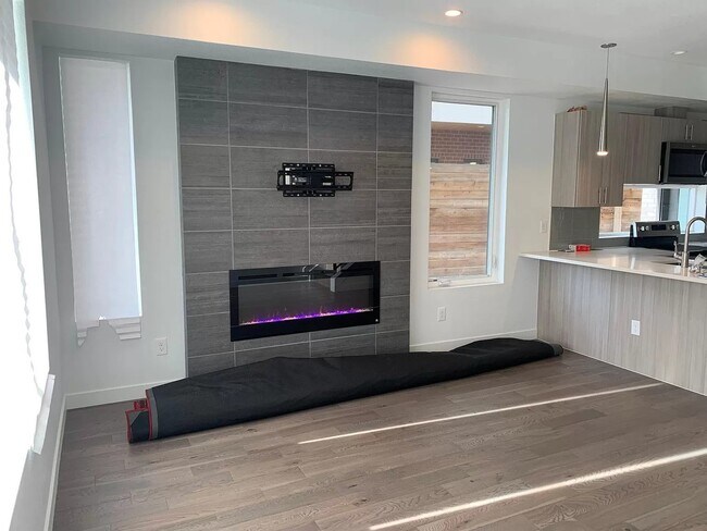 Building Photo - Beautiful Sloans lake Two Bed / Two and a half bath condo for rent