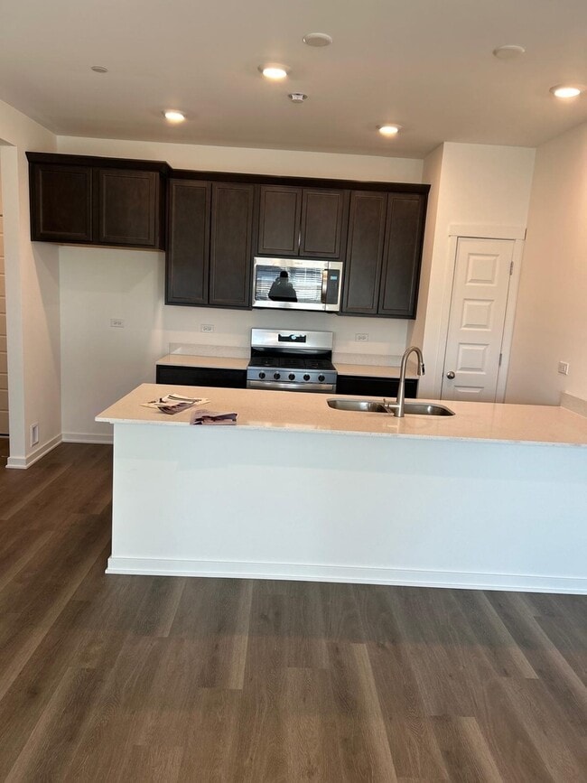 Building Photo - 2270 Barbera Dr