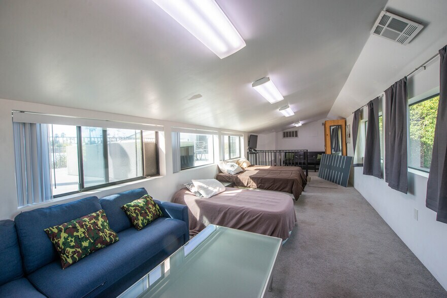 Loft/Bedroom 4 - 809 Warren Ave