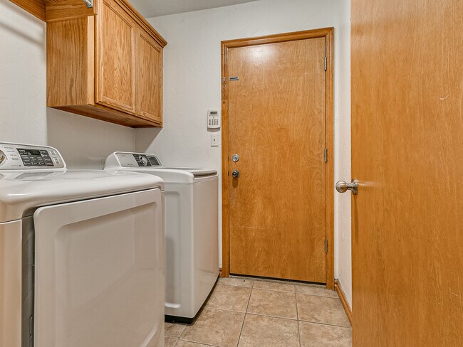 Building Photo - 4117 Green Apple Dr