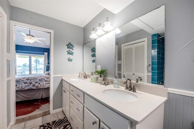 Building Photo - 103 Jean Lafitte Cove