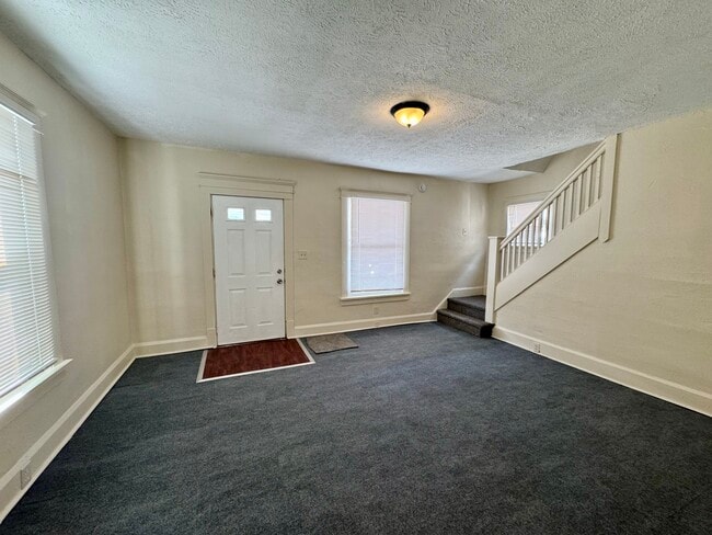 Building Photo - 2619 Clyde Pl SW