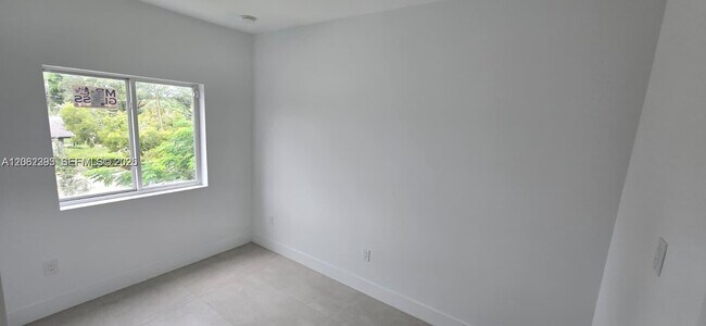 Building Photo - 141 NW 11th St
