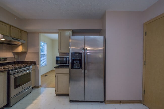 Building Photo - 6657 Delburn Ct