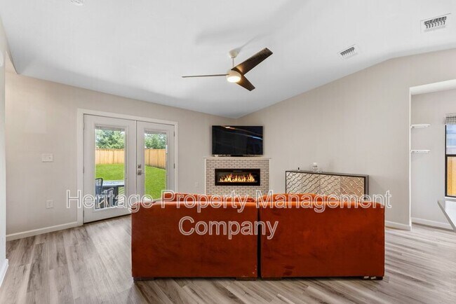 Building Photo - 6715 Hickory Springs Dr