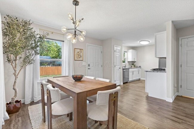 Building Photo - 484 Linwood Ave