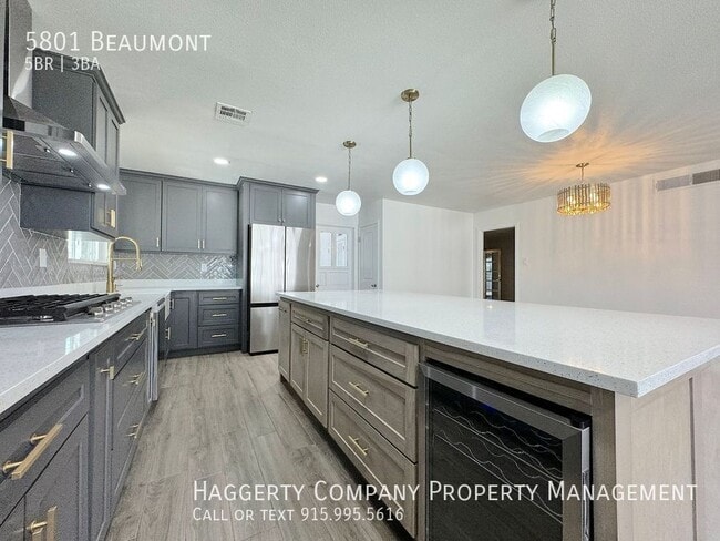 Building Photo - 5801 Beaumont-