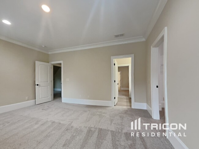 Building Photo - 2907 Wynnewood Dr