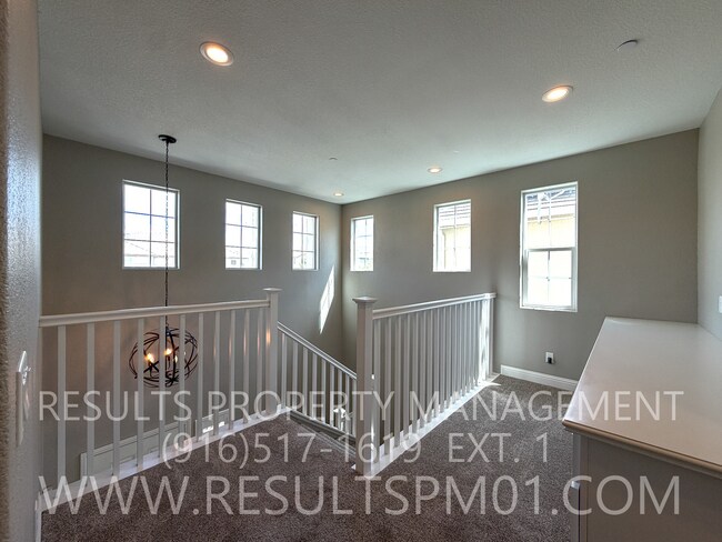 Building Photo - 1280 Goldenrod Way