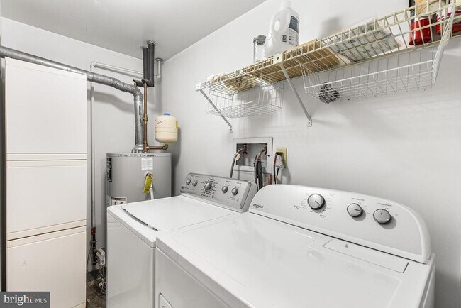 Building Photo - 403 Mountainview Dr