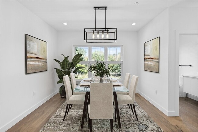 Building Photo - 635 Main St