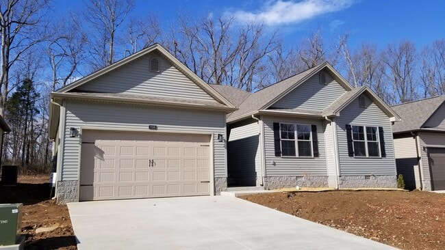 Primary Photo - Spacious 3BR 2BA home with 2 car garage