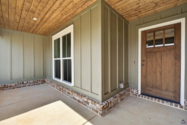 Building Photo - 213 Saraland Trl