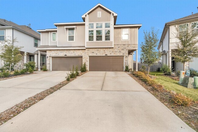 Building Photo - 677 Royal Arch Dr