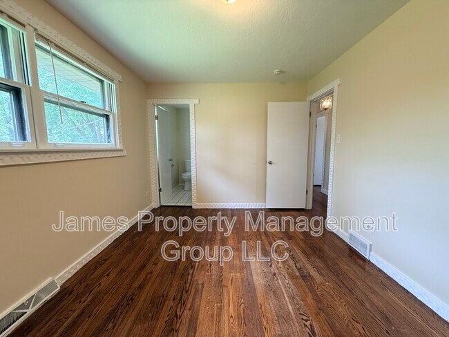 Building Photo - 8517 W 87th Pl