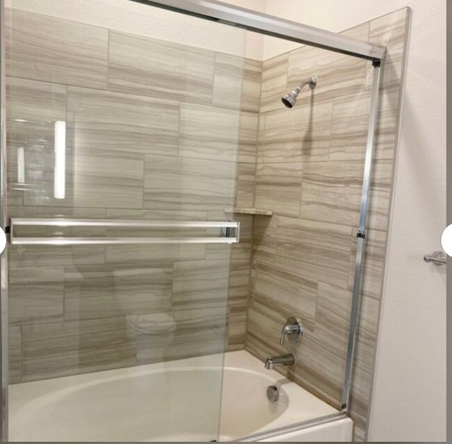 Building Photo - 1514 E 15th St