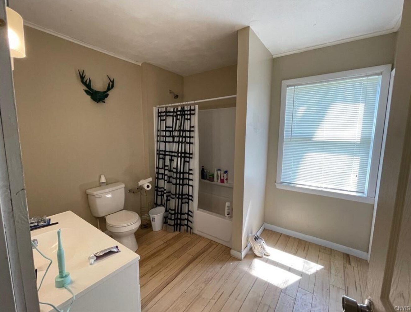 2nd Bathroom with Tub - 107 5th Ave