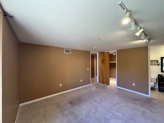 Building Photo - Beautiful 2B/2BA Condo in Mission Hills for Rent!