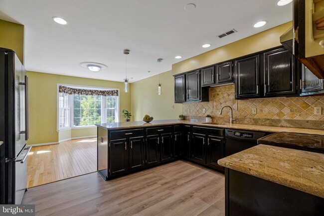 Building Photo - 4638 Luxberry Dr