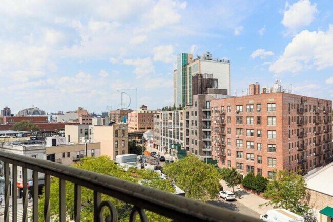 Building Photo - 1 bedroom in ASTORIA NY 11102