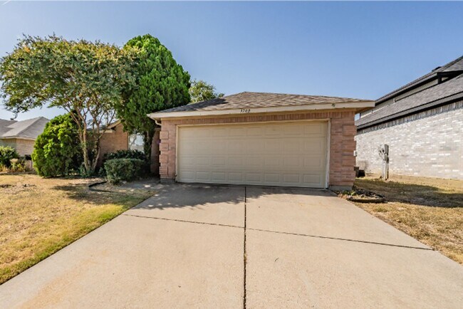 Building Photo - 1740 Cedar Tree Dr