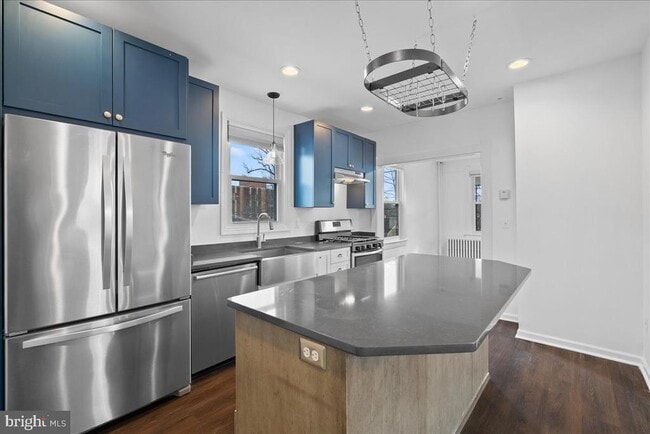 Building Photo - 4252 Clay St NE