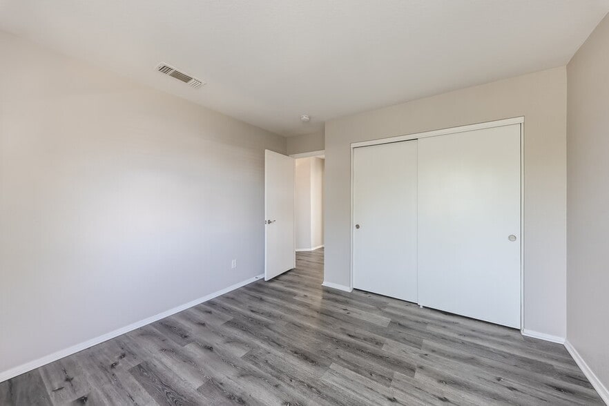 Building Photo - 11322 W Loren Ln