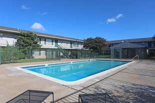 Building Photo - Deer Park Gardens