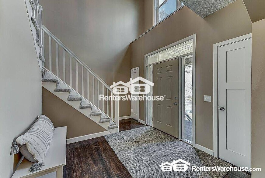 Building Photo - 8868 Whispering Oaks Trail