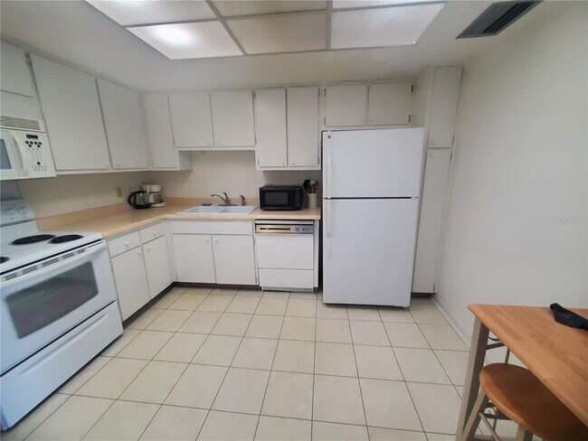 Building Photo - 675 S Gulfview Blvd