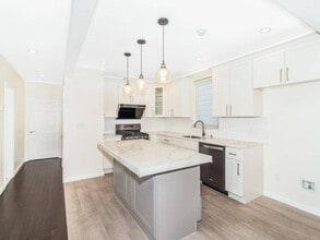Building Photo - 1141 Pugsley Ave