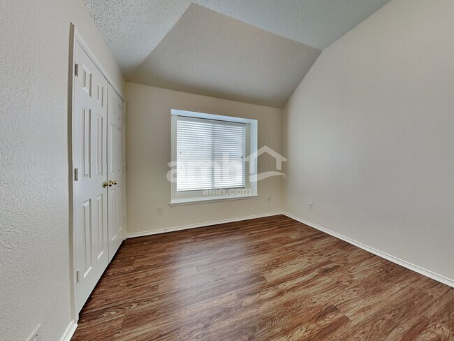 Building Photo - 1809 Mapleleaf Dr