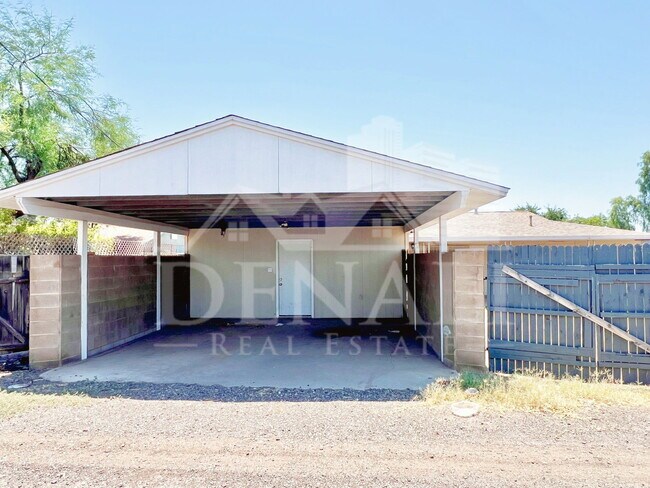 Building Photo - 1220 W Romo Jones St