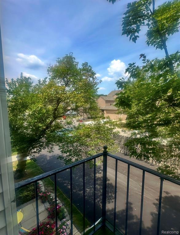 Building Photo - 26070 N Lake Dr