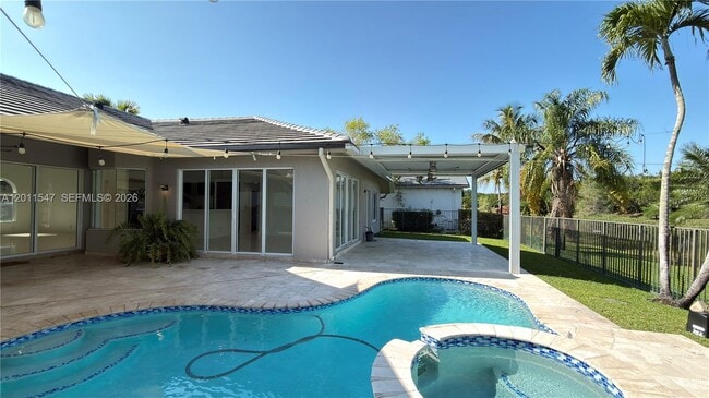 Building Photo - 3767 Oak Ridge Cir