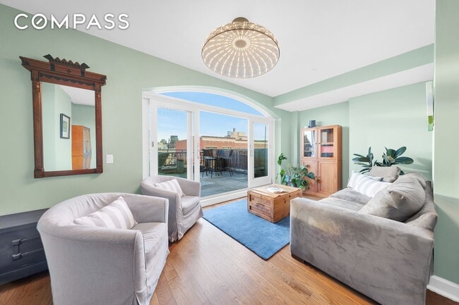 Building Photo - 316 2nd St