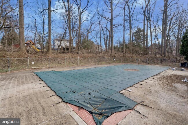 Building Photo - 400 Glendale Rd