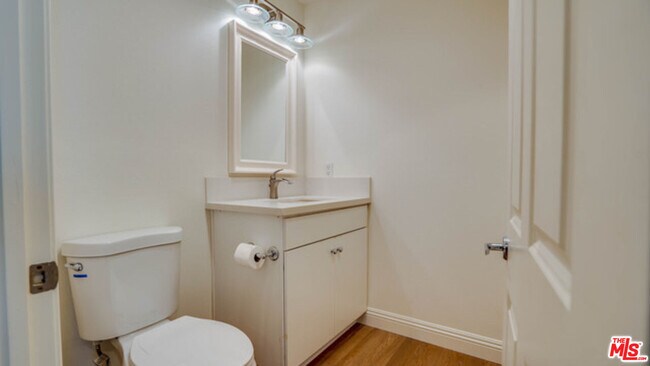 Building Photo - 4100 Wilshire Blvd