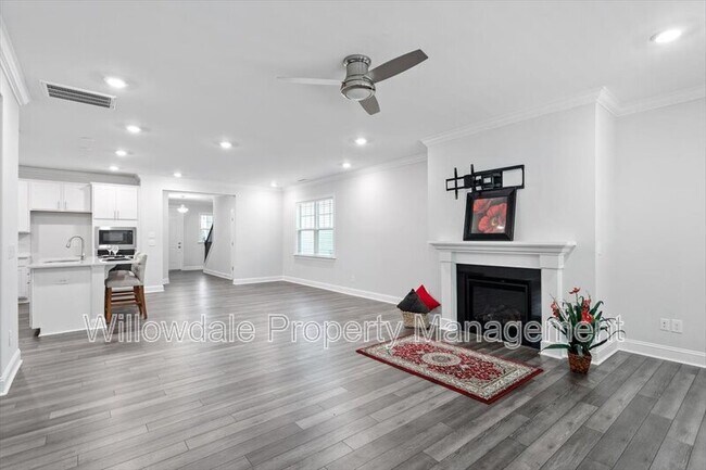 Building Photo - 4940 Enlightenment Rd