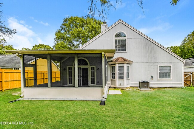 Building Photo - 8054 Loch Lomond Ln