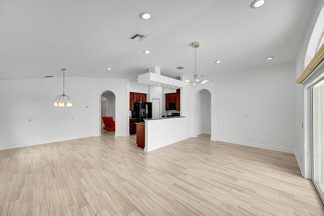 Building Photo - 248 Clocktower Dr