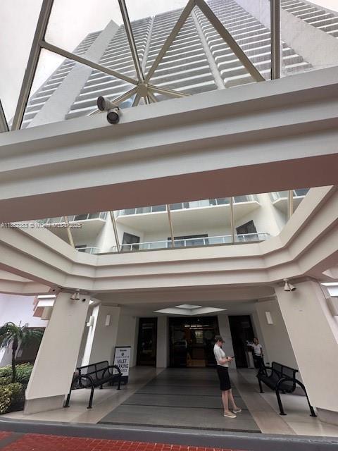 Building Photo - 19500 Turnberry Way