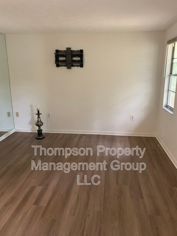 Building Photo - 1736 E Mulberry Dr